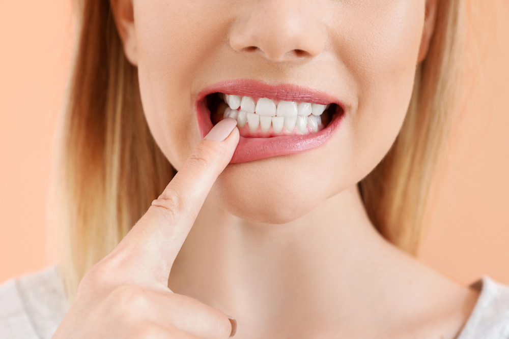 gum diseases / healthy gums